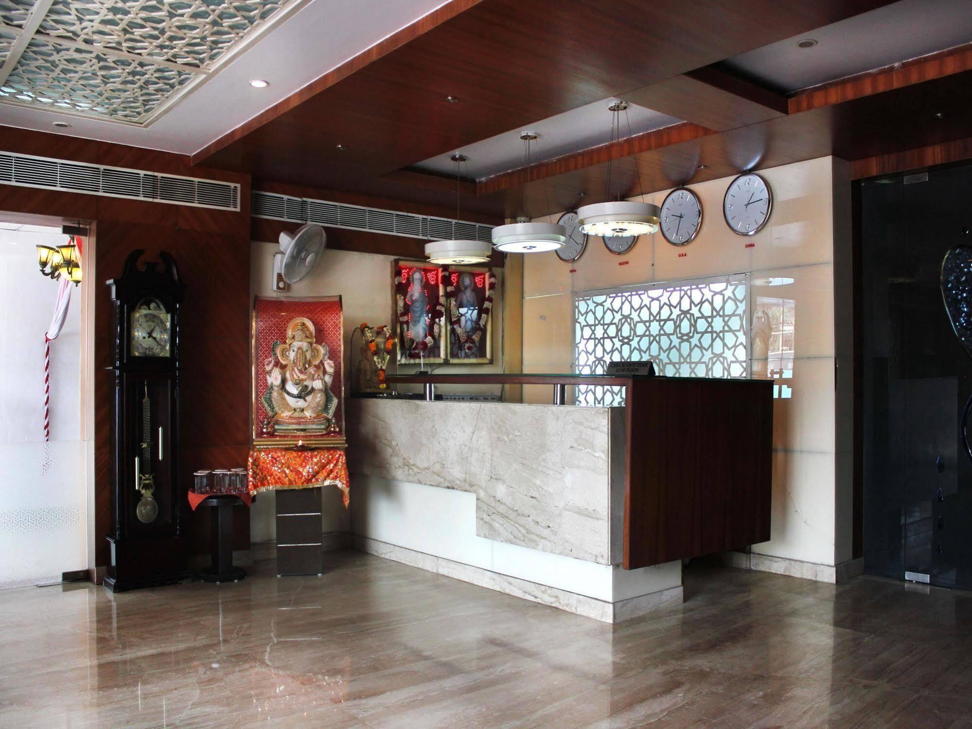 Hotel Rajmandir Faridabad Exteriér fotografie
