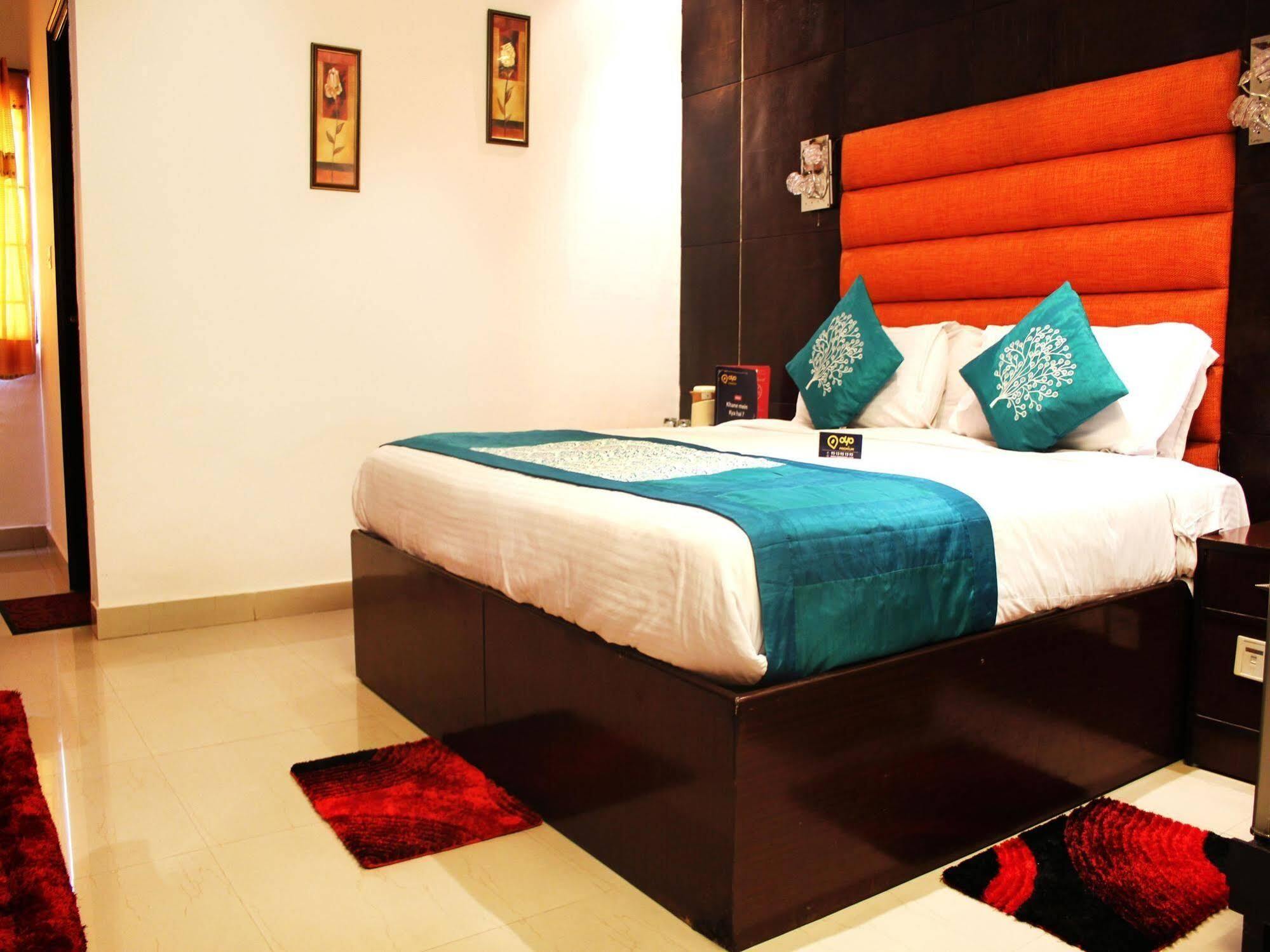 Hotel Rajmandir Faridabad Exteriér fotografie