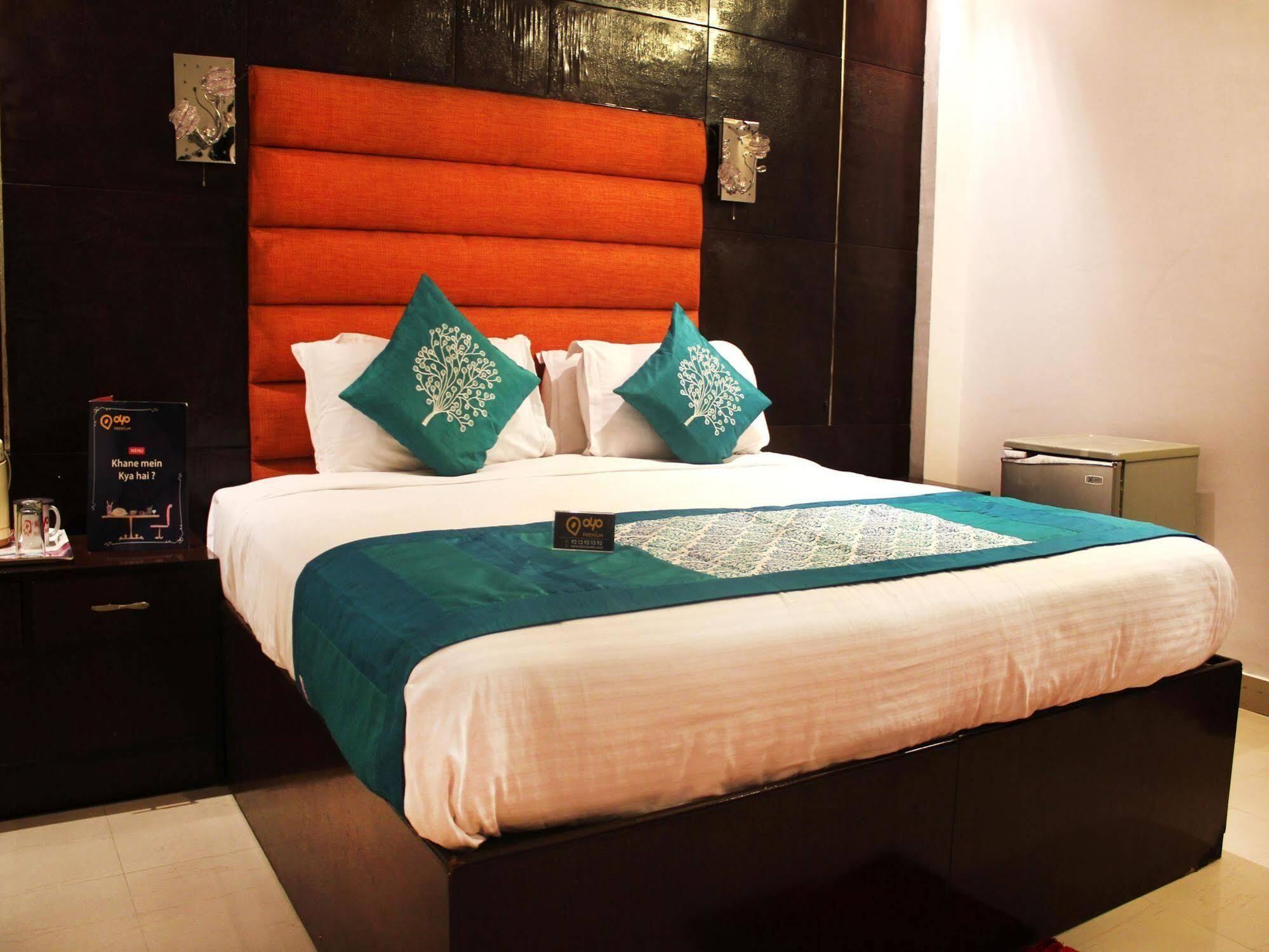 Hotel Rajmandir Faridabad Exteriér fotografie